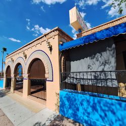 Mi Nidito Restaurant - Front