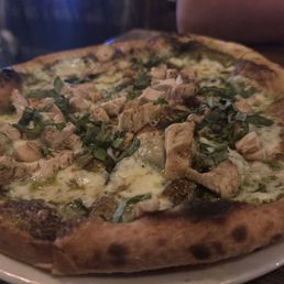 Pesto chicken pizza