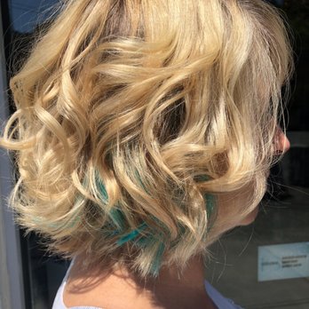 Sasha Moon Salon - Hair Salons Near Me - Seattle, Washington Sasha Moon Salon - Hair Salons Near Me - Seattle, Washington