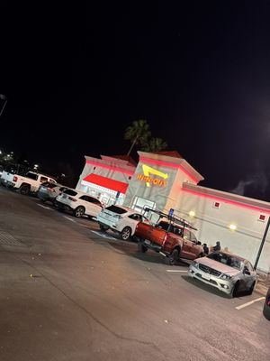 In-N-Out Burger by null