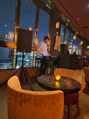 Bar Cima by null