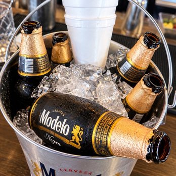 Porky's Backyard - Modelos on ice - Food Trucks Near Me - Humble, Texas Porky's Backyard - Modelos on ice - Food Trucks Near Me - Humble, Texas