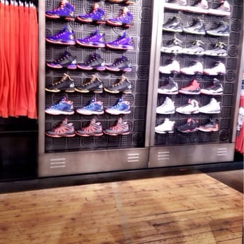 Nike Store - Men's basketball shoes - Sporting Goods Near Me - Glasgow, GLG