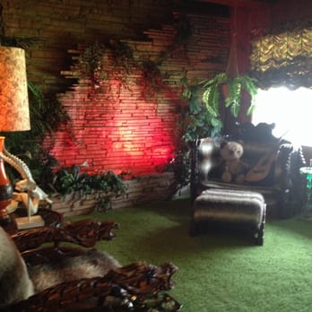 Graceland - Jungle room - Museums Near Me - Memphis, Tennessee Graceland - Jungle room - Museums Near Me - Memphis, Tennessee