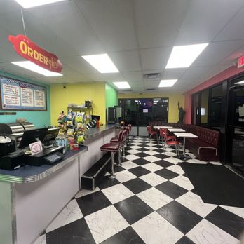 Cupid’s Hot Dogs - Hot Dogs Near Me - Longwood, Florida