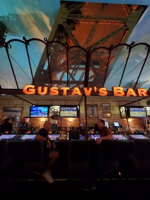 Gustav’s Bar by null