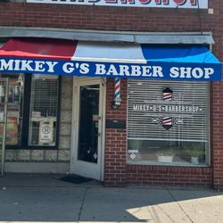 Stewart's Barbershop - Stewart's barbershop is now Mikey G'S Batbershop