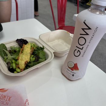 PokiTomik - Wonton Taco delicious also decided to give this drink loved it to 5 - Poke Near Me - Valley Glen, California PokiTomik - Wonton Taco delicious also decided to give this drink loved it to 5 - Poke Near Me - Valley Glen, California