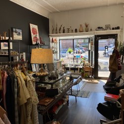 Royal Flush Vintage - Inside the shop