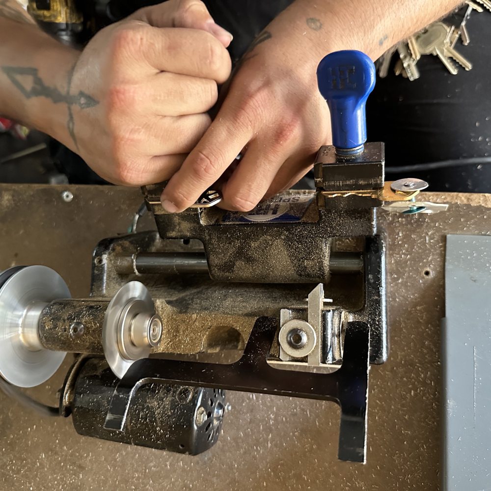 911 Locksmith and Security - Locksmith - Keys & Locksmiths Near Me - Dallas, Texas
