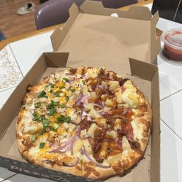 Garlic Chicken Pizza