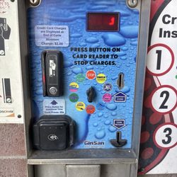 Squirts Carwash - Ancient & Barely functional payment system