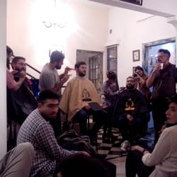 Studio 86 - Nalokura está lleno de barberos