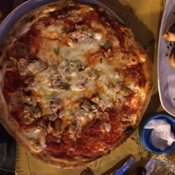 Pizzeria Antichi Proverbi - Bellissimo ambiente, servizio veloce e preciso, il personale è gentilissimo... Le pizze ? BUONISSIOME