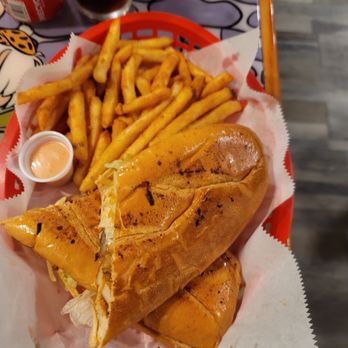 Willie's Pinchos in Orlando - Steak and chicken sandwich El Chamo - Puerto Rican Near Me - Orlando, Florida Willie's Pinchos in Orlando - Steak and chicken sandwich El Chamo - Puerto Rican Near Me - Orlando, Florida