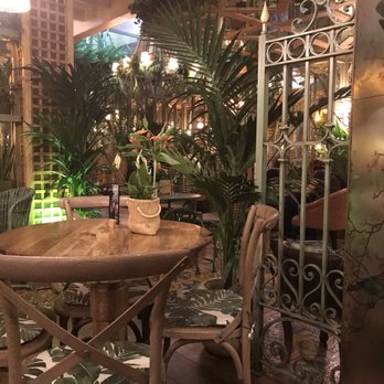 Salvador Bachiller - Dining area - Luggage Near Me - Madrid, M
