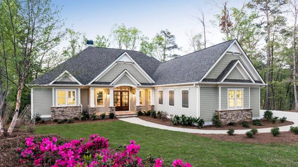 Dallas Roofing Company Logo