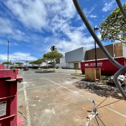 Maui Marketplace - Seafood City Market under construction - VN