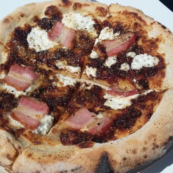 Milan's Market - Fig Jam, Goat Cheese, Blue Cheese, and Bacon Pizza was okay. - Food Trucks Near Me Milan's Market - Fig Jam, Goat Cheese, Blue Cheese, and Bacon Pizza was okay. - Food Trucks Near Me