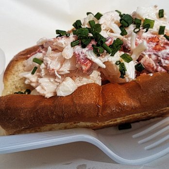 Bite Into Maine - Picnic Style Lobster Roll. - Seafood Near Me - Cape Elizabeth, Maine