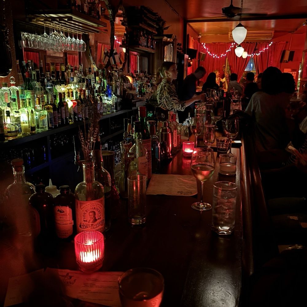 Trausti's Riding School, image size:1000x1000