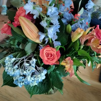 Lily's Florist - Top view of my beautiful arrangement ($70) - Florists Near Me - Arlington, Texas Lily's Florist - Top view of my beautiful arrangement ($70) - Florists Near Me - Arlington, Texas