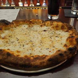 Caccio e Pepe Pizza Caccio e Pepe Pizza