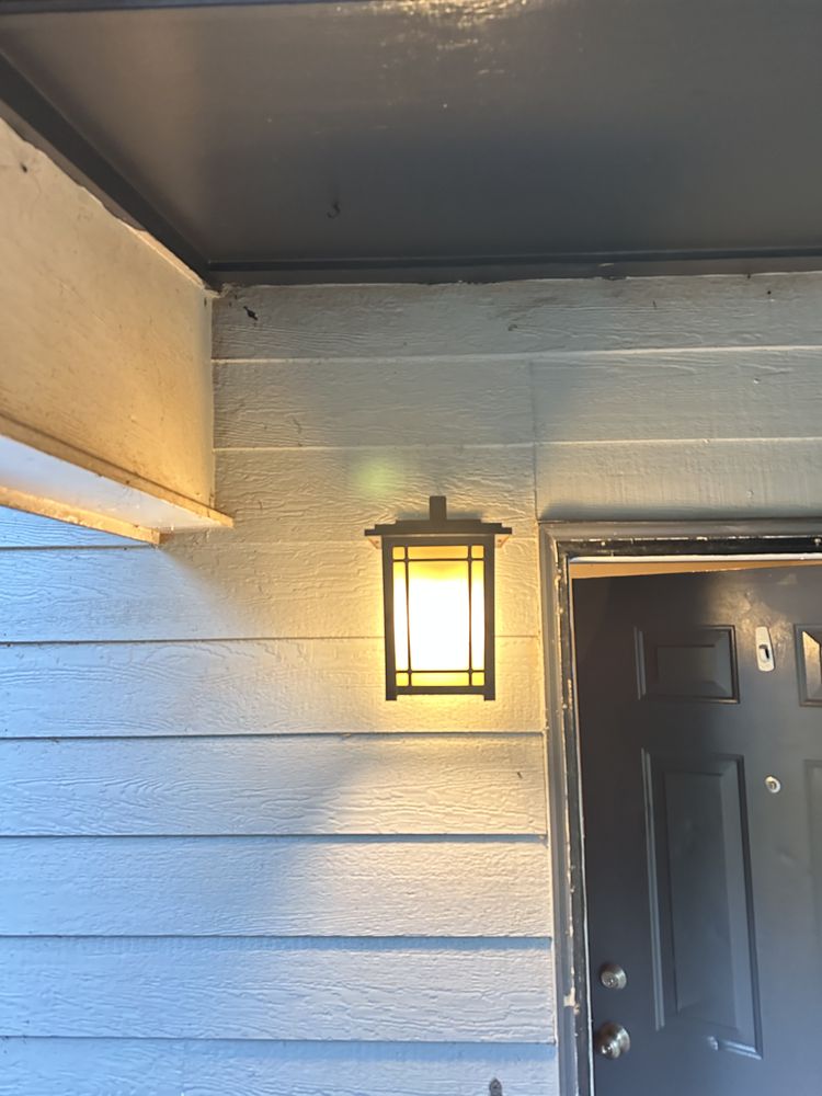 Slide of Ruiz Custom Builder