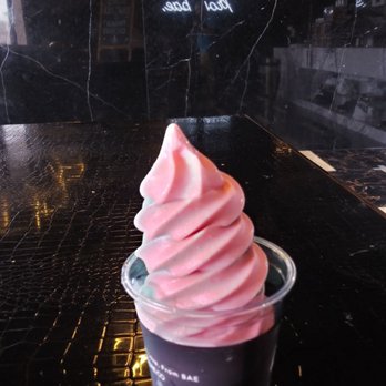 Bae - Fruity peppbles & cinnamon toast crunch - Ice Cream & Frozen Yogurt Near Me - Houston, Texas