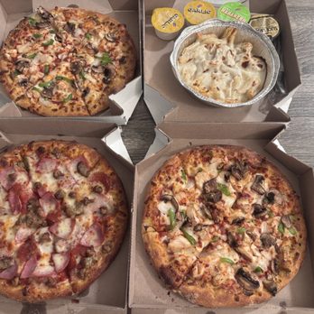Domino's Pizza - Meatzza, Build Your own Pizza, Chicken Alfredo, mango Habanero sauce, nee slice sauce, and garlic sauce - Pizza Near Me - Hayward, California Domino's Pizza - Meatzza, Build Your own Pizza, Chicken Alfredo, mango Habanero sauce, nee slice sauce, and garlic sauce - Pizza Near Me - Hayward, California