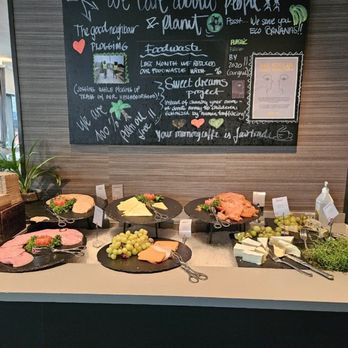 Comfort Hotel Runway - Meats and smoked salmon - Hotels Near Me - Gardermoen, 02