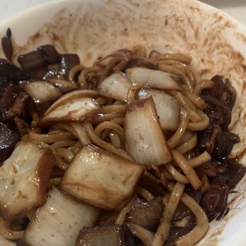 Lim's Kitchen - Onions not cooked the same - Chicken Wings Near Me - Astoria, New York