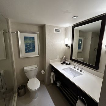 Renaissance Arlington Capital View Hotel - Bathroom - Hotels Near Me - Arlington, Virginia
