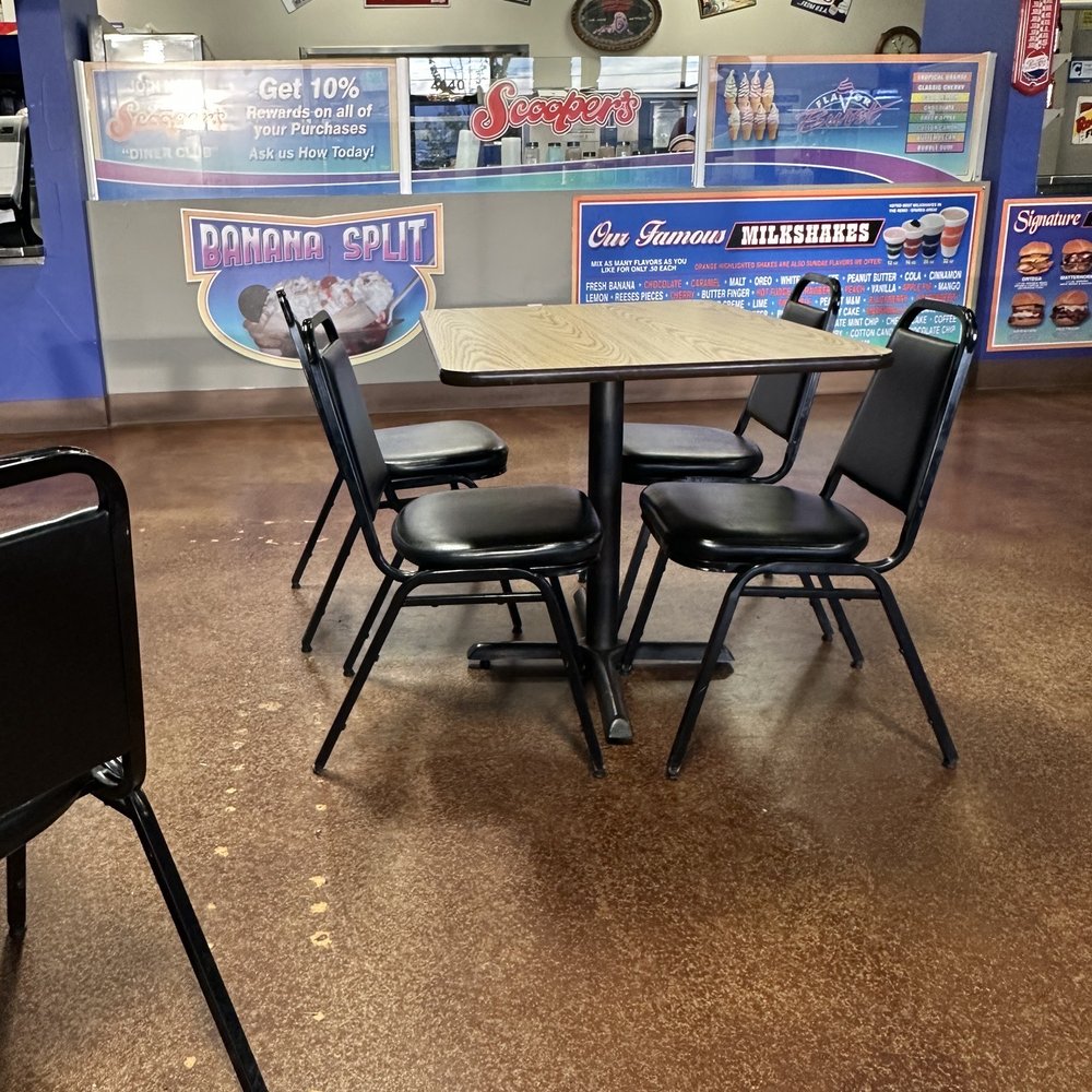 Scoopers - Dining area - Burgers Near Me - Reno, Nevada