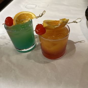 Cajun Crack'n - Hurricane  and blue Hawaiian - Seafood Near Me - Milpitas, California