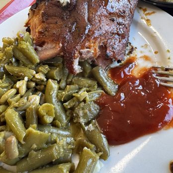 Arnold's Country Kitchen - Ribs and Green Beans - Southern Near Me - Nashville, Tennessee