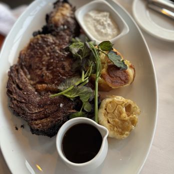 LA Prime - Roast Prime Rib of Beef - Steakhouses Near Me - Los Angeles, California LA Prime - Roast Prime Rib of Beef - Steakhouses Near Me - Los Angeles, California
