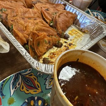 Tacotlan - Mexican Near Me - Chicago, Illinois