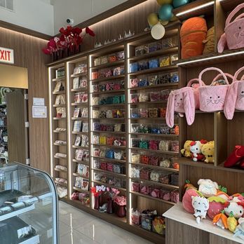 Bonbons N Roses - Balloon Varieties for Order - Gift Shops Near Me - Bridgeview, Illinois Bonbons N Roses - Balloon Varieties for Order - Gift Shops Near Me - Bridgeview, Illinois