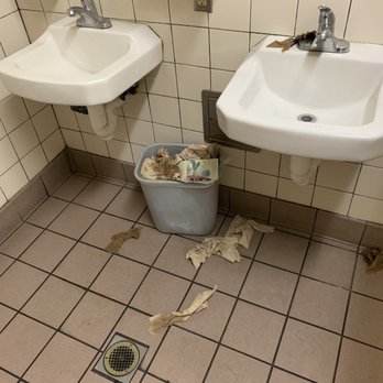 Del Taco - Restroom could use some cleaning up - Mexican Near Me - Murrieta, California Del Taco - Restroom could use some cleaning up - Mexican Near Me - Murrieta, California