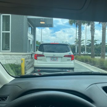 Starbucks - Coffee & Tea Near Me - Dania Beach, Florida