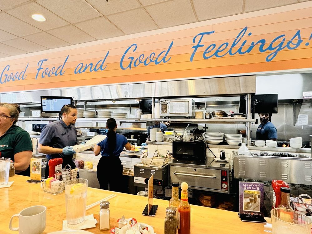 Peach Valley Cafè
