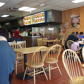 Zankou Chicken - Good turnout for 5:30 on a Saturday. (9 out of 18 tables filled). Many to go orders also. - Mediterranean Near Me - Pasadena, California