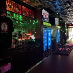 Durty Murphy's Irish Pub - Cool ass atmosphere!