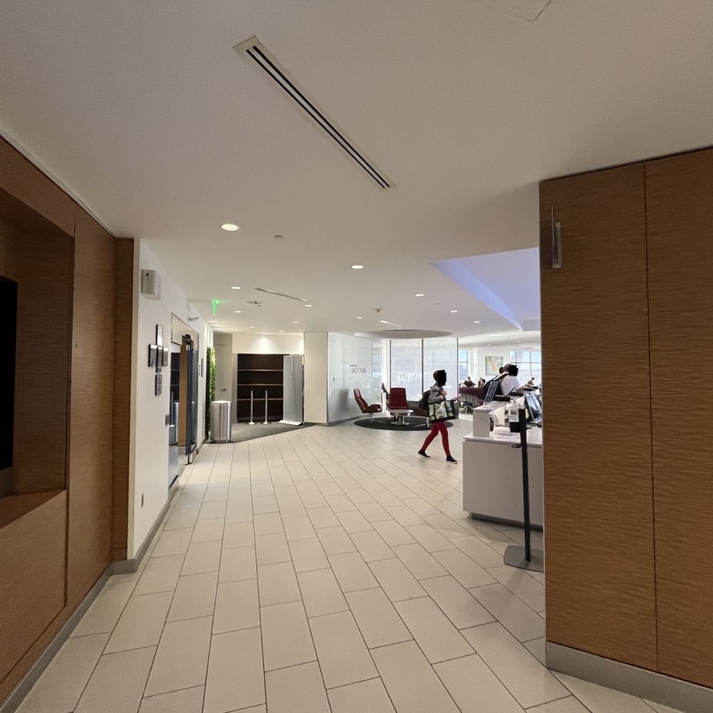 Delta Sky Club - Concourse E - Check-in area - Airport Lounges Near Me - Atlanta, Georgia Delta Sky Club - Concourse E - Check-in area - Airport Lounges Near Me - Atlanta, Georgia