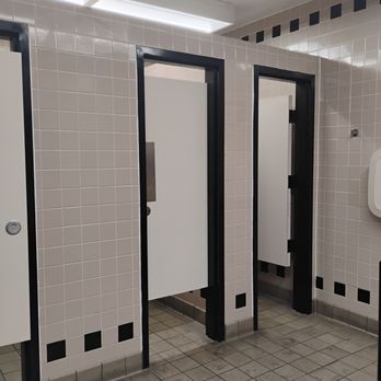 Love's Travel Stop - Restrooms - Convenience Stores Near Me - Fort Worth, Texas