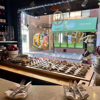 Neptune Oyster - Seafood Near Me - Boston, Massachusetts