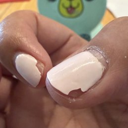 Chipped nails only after 2 weeks Chipped nails only after 2 weeks