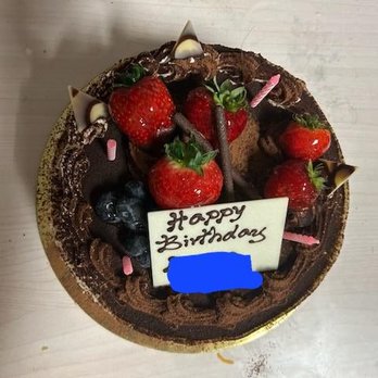 Elvin's Bakery - Tiramisu - Bakeries Near Me - Honolulu, Hawaii