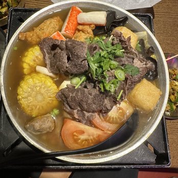 FIG's Corner - Signature Beef Hotpot - Asian Fusion Near Me - Los Angeles, California FIG's Corner - Signature Beef Hotpot - Asian Fusion Near Me - Los Angeles, California